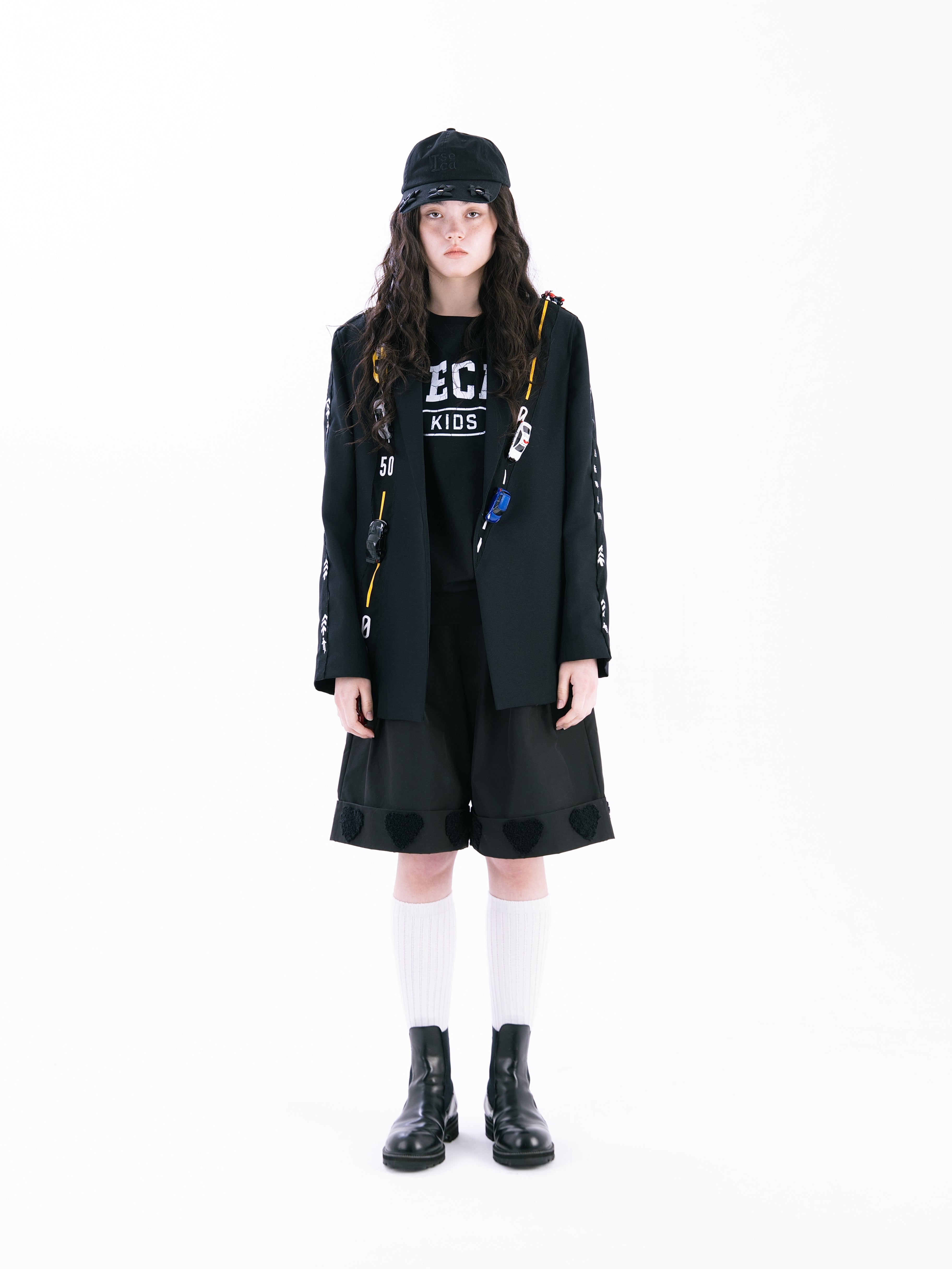 BLACK BLOOM CAP